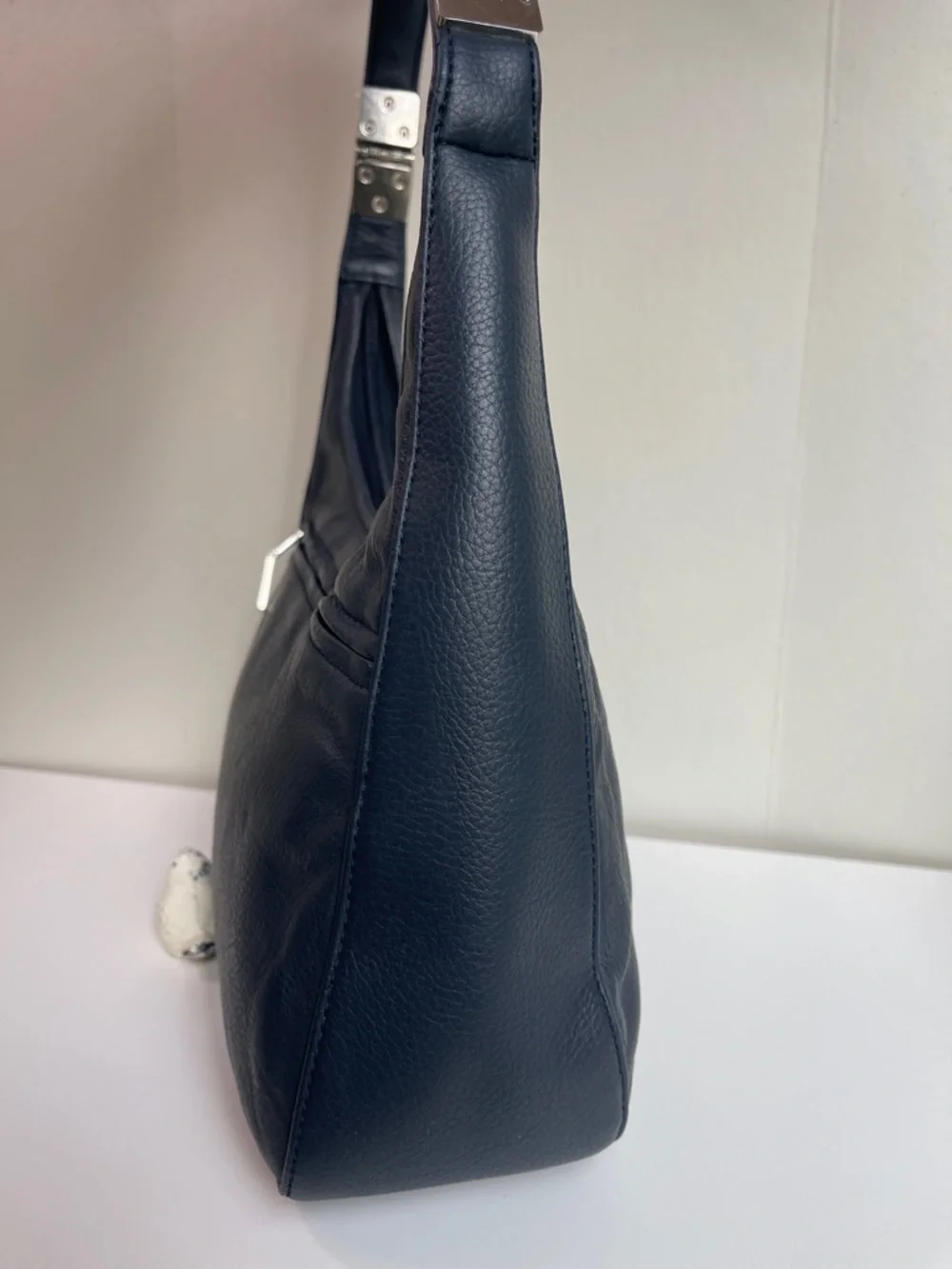 Liz Claiborne Vintage Genuine Leather Shoulder Bag Navy